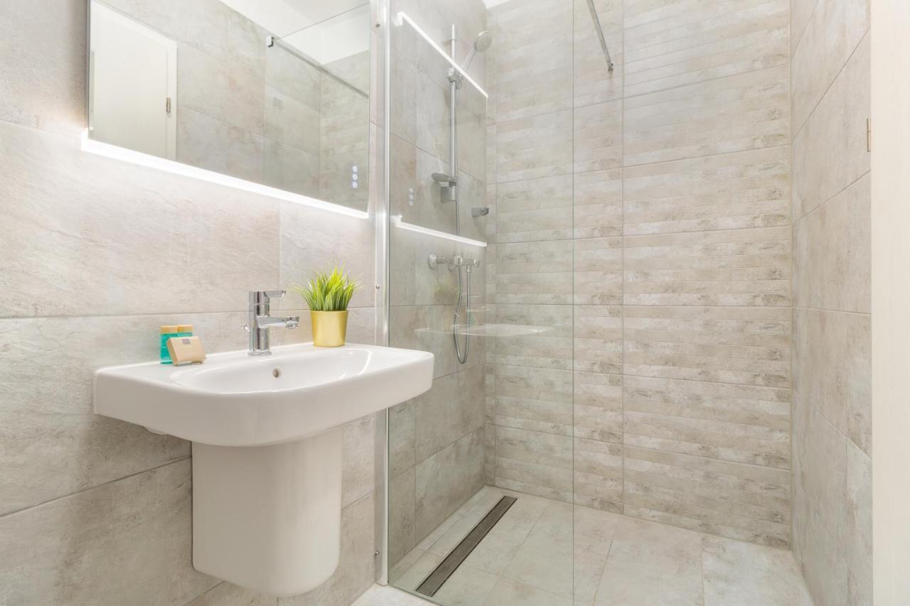 Vancouver Flat Oradea Exteriér fotografie